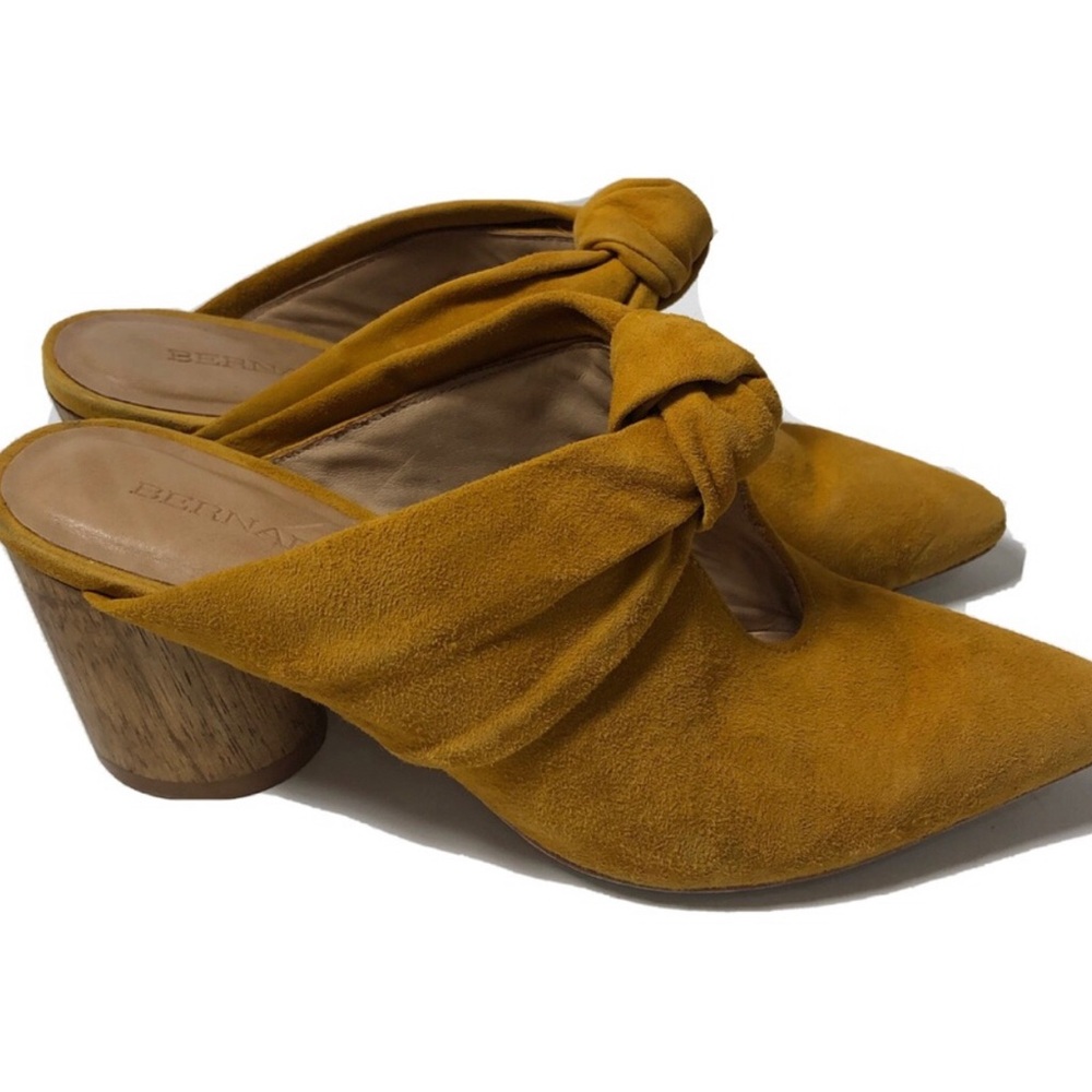 Bernardo Size 7M Yellow Finley Mule Suede Heel Womens Pointed Toe.